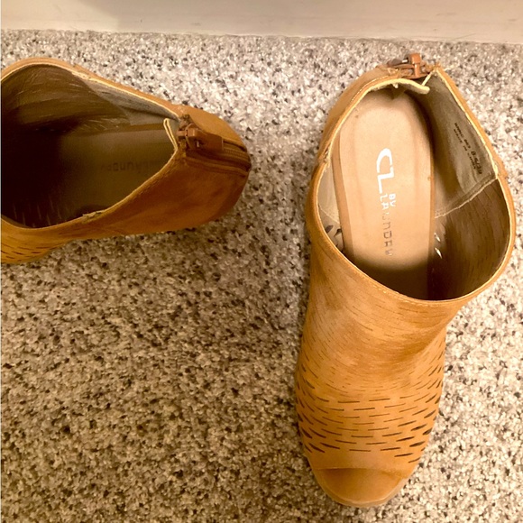Tan, leather, open toed booties by CL by Laundry, size 8.5. - Picture 4 of 5